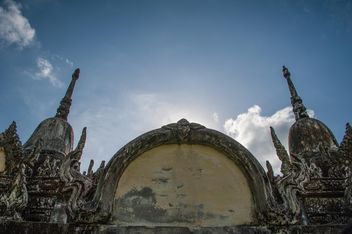 Ancient temple against blue sky - image #347301 gratis